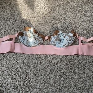 Lace Dora Larsen bra